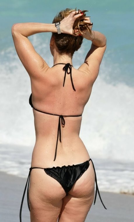 pieds de grand-mère uniquementfans pornographique de haute qualité img