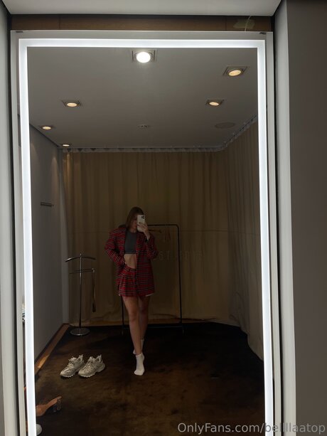 bellllaatop modèle adulte archive