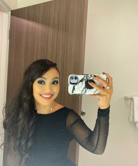 Roxanne Perez star du porno sympa galeries