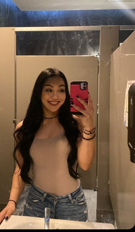 Roxanne Perez étoile érotique des photos