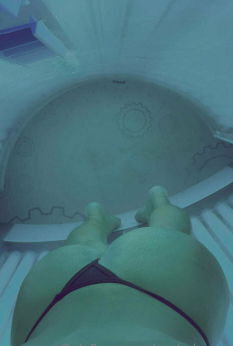 fille courbée dà côté onlyfans des nus parfaits photo