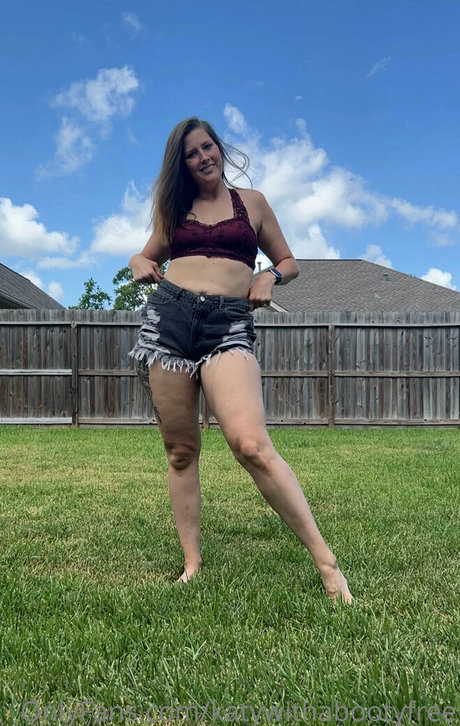 katywithabootyfree actrice nue photos