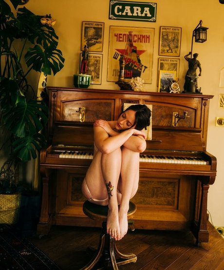 katya mozhina modèle hd archive