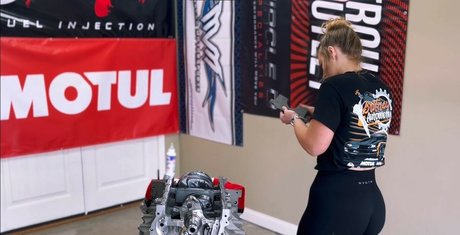 Britney Automotive étoile nue collection