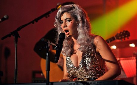 Marina Diamandis modèle photos