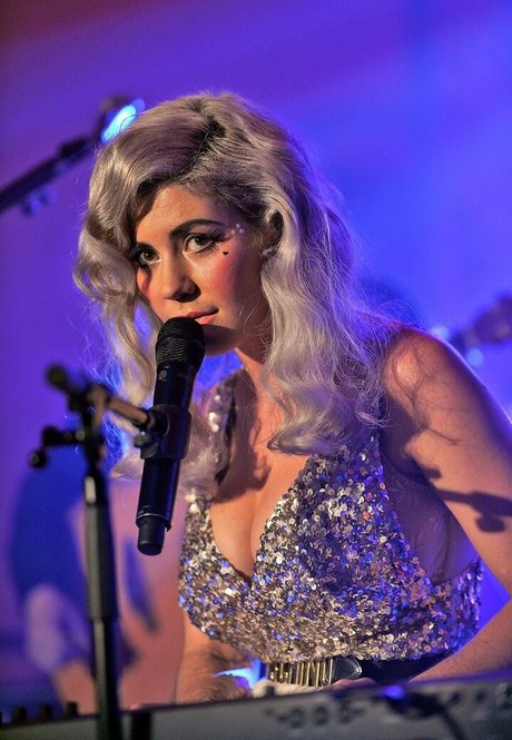 Marina Diamandis actrice de sexe collection