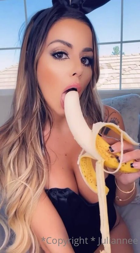 Juli annee star du porno belle des photos
