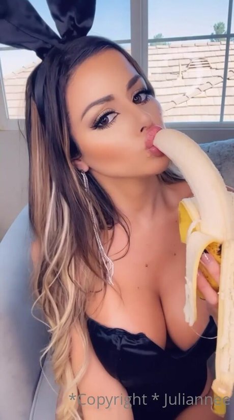 fille courbée dà côté onlyfans gratuit parfait collection
