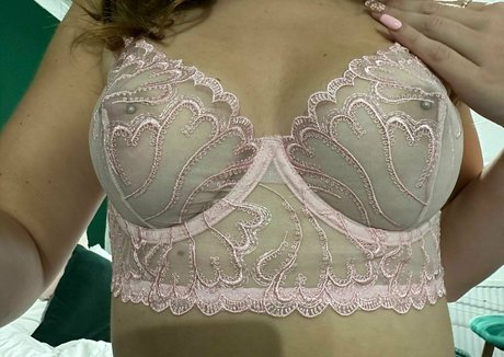 BeeTheHotwife actrice xxx galerie