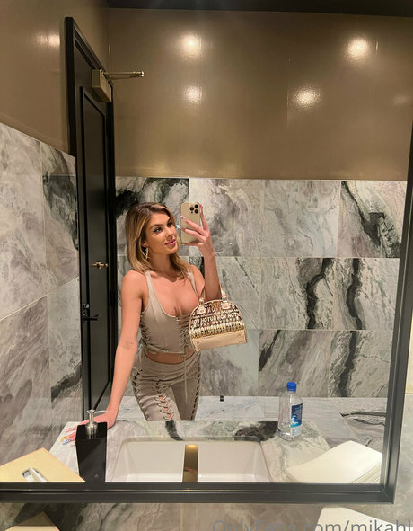 filles célèbres onlyfans sexy en haute qualité collection