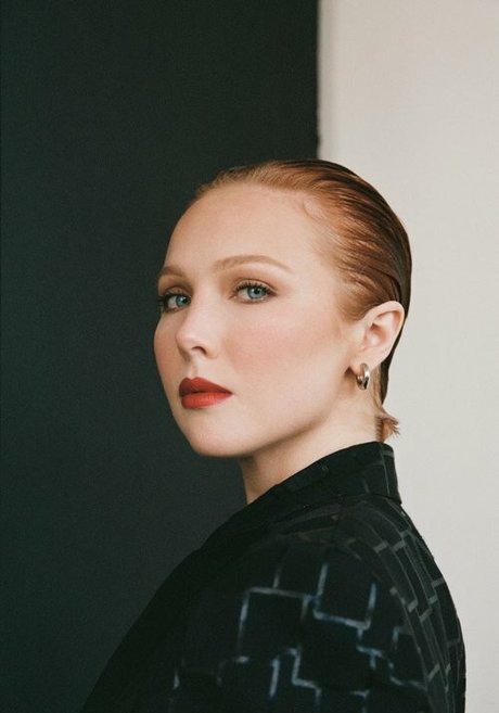 Molly Quinn étoile adulte photos