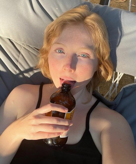 Molly Quinn actrice chaude galerie