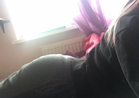 Rain Likes You art modèle images