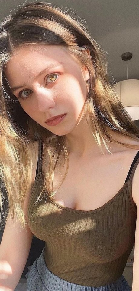 Laura Petrinec modèle galerie