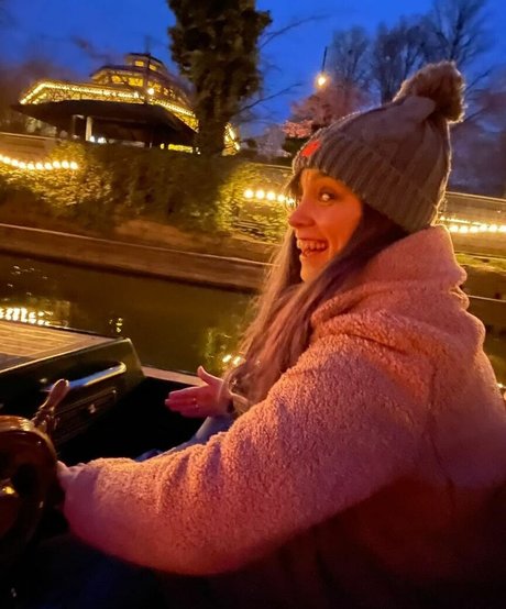 Ellen Rose haut modèle collection