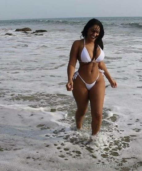 ifyouseekaimeeofree modèle joli des photos