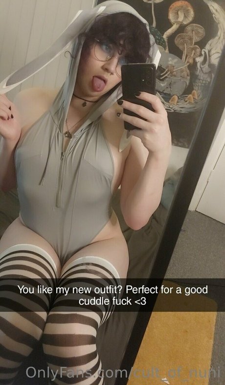 milf aux cheveux noirs onlyfans nus de haute qualité archive