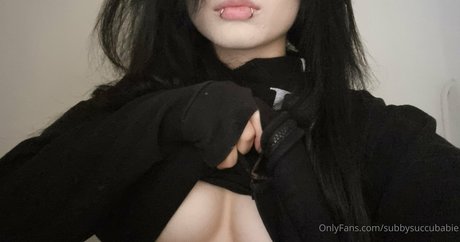 subbysuccubabie modèle galeries