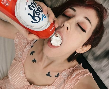 skullkitten modèle xxx des photos