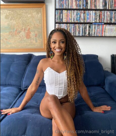 naomi bright Profilfoto
