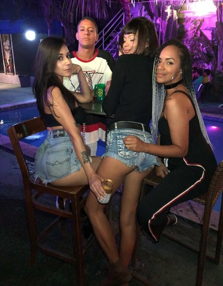 cowgirl milf uniquementfans pornographique en haute définition image