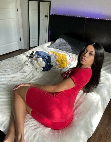 gros seins ébène onlyfans nus chauds img