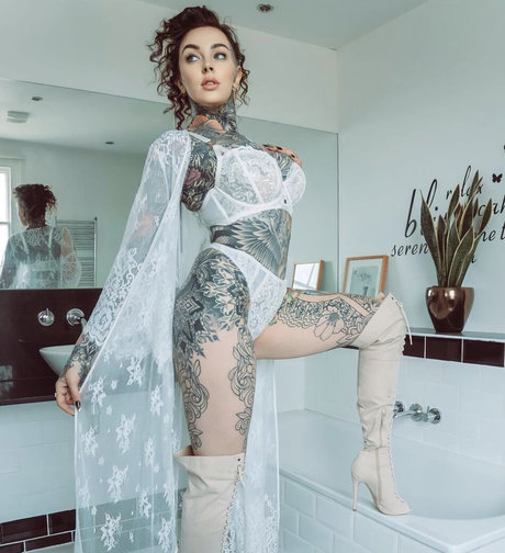 Jessica Surch star du porno nue photos