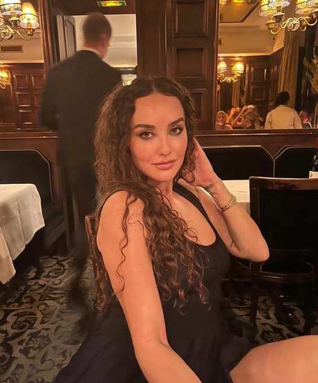 Elena Ora star du porno xxx image