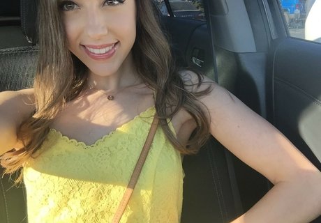 courbée libre onlyfans sexe chaud image