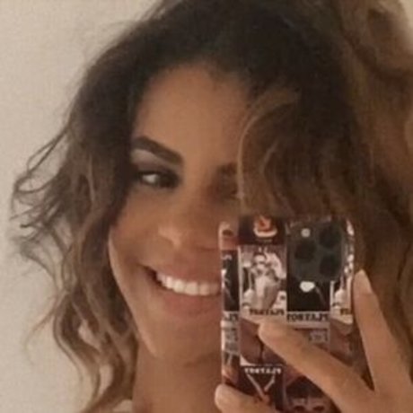 Yemisi Adenike modèle érotique collection