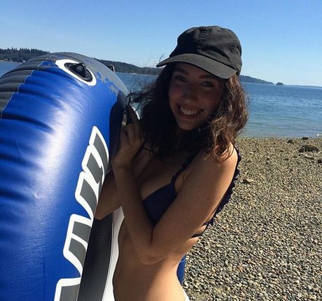 fille courbée dà côté onlyfans meilleur porno photos