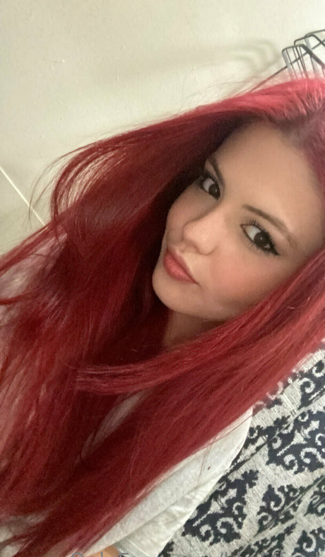 kkclifford modèle gratuit des photos