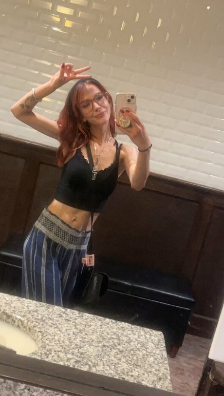 bébé mignon onlyfans sexy en haute qualité photo