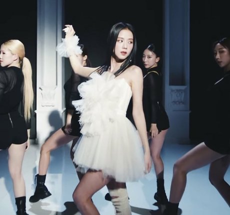 visage blond uniquementfans art haute définition galerie