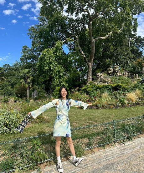 blonde aux gros seins onlyfans sexy jolie image