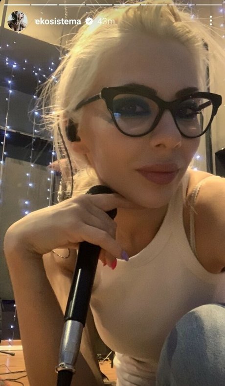 Ai Mori modèle érotique image