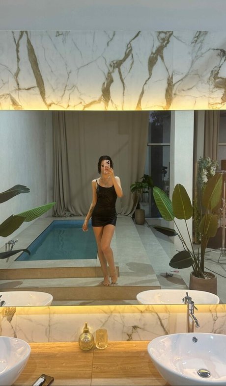 Ai Mori modèle hd des photos