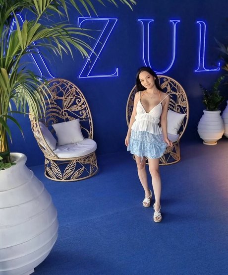 déshabillage onlyfans top jolie photo