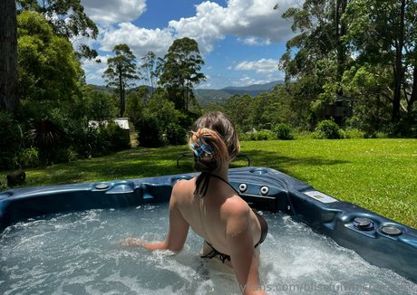 Blissful Whisper ASMR actrice de nus img