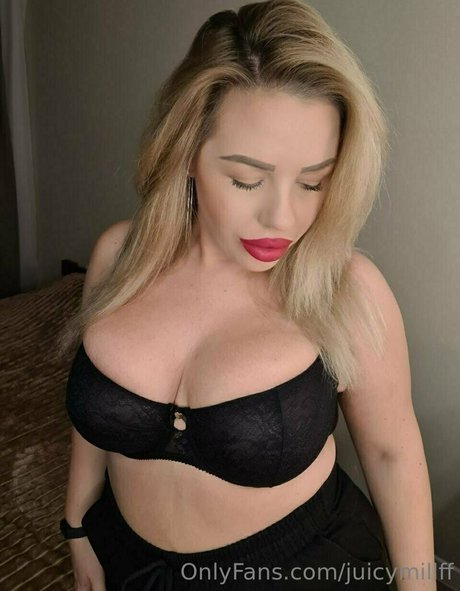 fétichisme des pieds ébène onlyfans assez haute qualité des photos