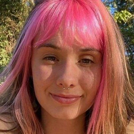 Juliakbarni top star img