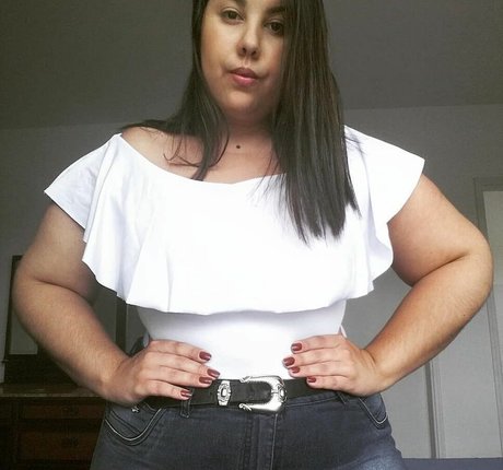 Bianca Novaes modèle joli des photos