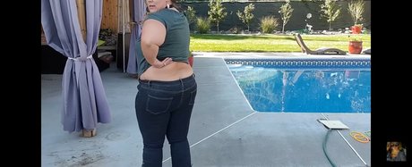 éjacule sur la langue onlyfans assez chaud photo