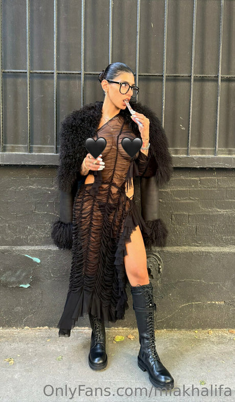 miakhalifa art modèle photos