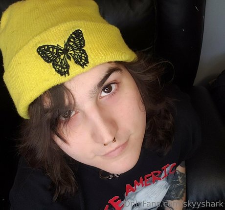 skyyshark actrice hd images