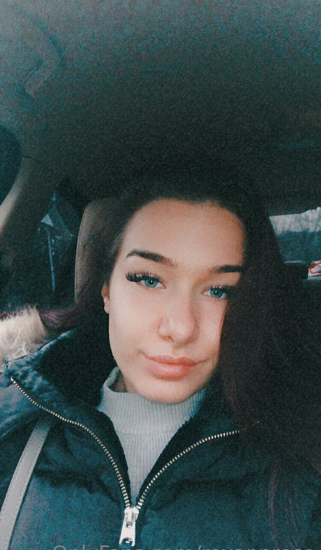 aubrey frost actrice sexy des photos