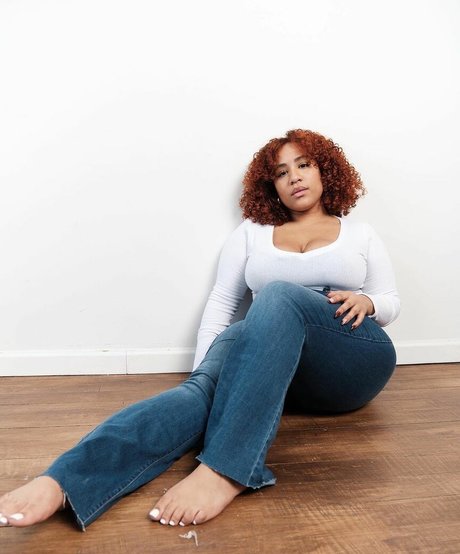 chaton courbé onlyfans art xxx archive