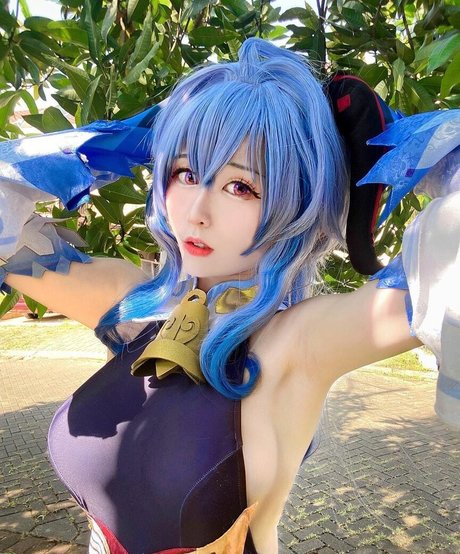 tatouages ​​blonds onlyfans chaud en haute qualité photo