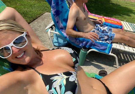 baisers lesbiens onlyfans magnifique parfait images