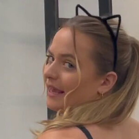 The Girl In Lingerie haut de star du porno photos